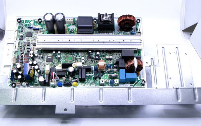Bo mạch dàn nóng RZF140CVM mã 4024740 2 bo dan nong RZF140CVM 4024740